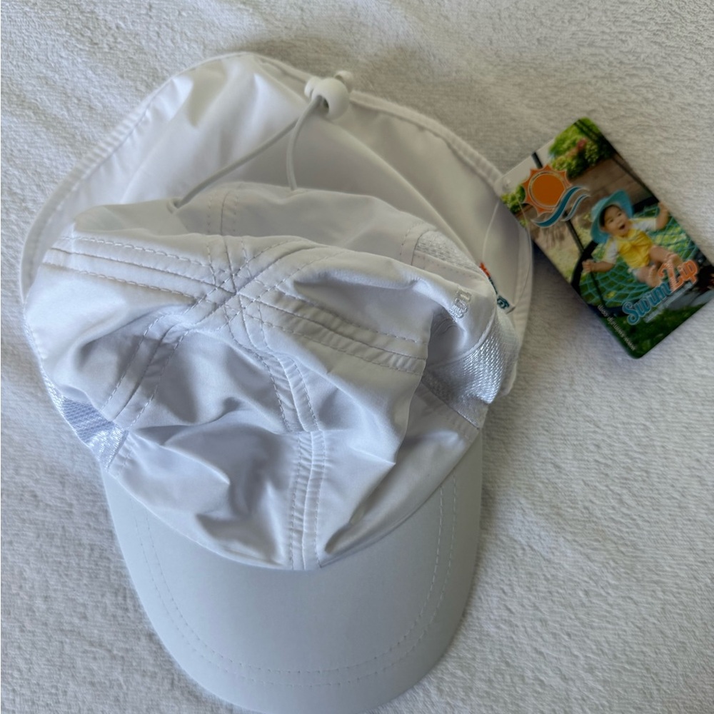 NWT SwimZip Adjustable Baby Sun Hat 0-6 months